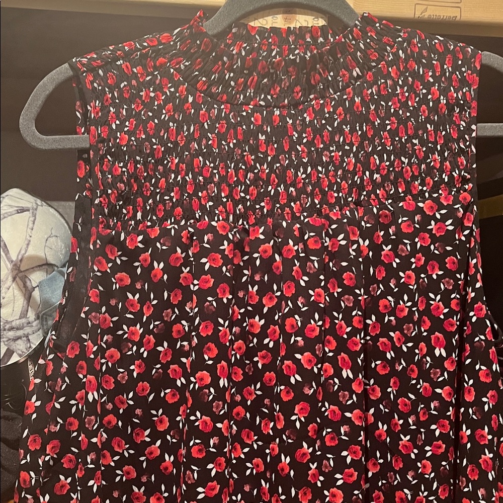 Torrid Black and Red smocked sleeveless top perfect condition. Size 00